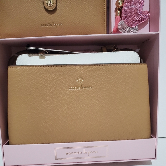 NANETTE LEPORE 4 PIECE GIFT SET - Picture 2 of 11